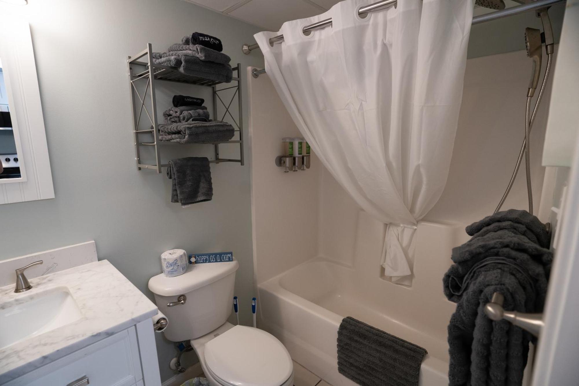 Oceanview Condo With Pool, Hot Tub, Balcony, Right On The Beach Myrtle Beach Esterno foto
