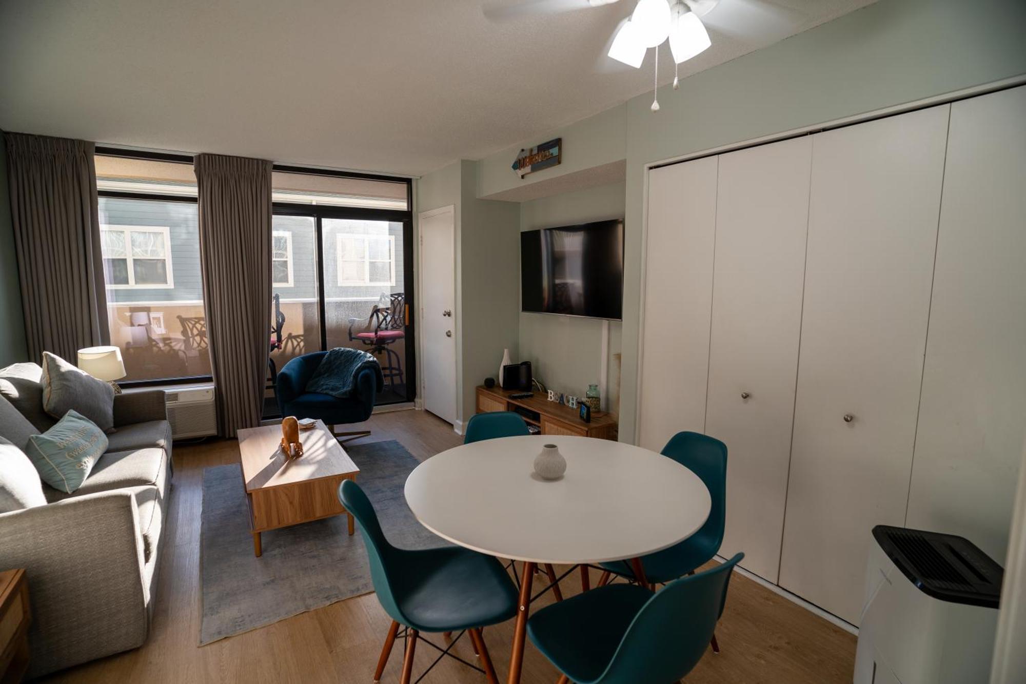 Oceanview Condo With Pool, Hot Tub, Balcony, Right On The Beach Myrtle Beach Esterno foto